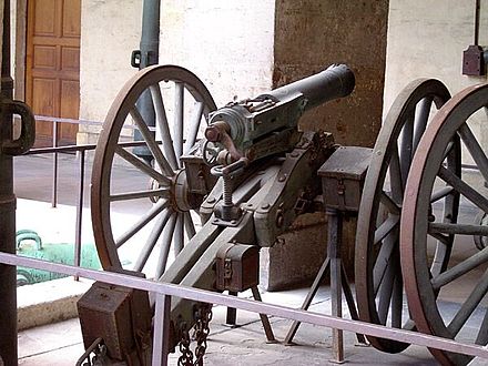Vue arrière de la mitrailleuse Reffye 25 barils. Musée de l'Armée.