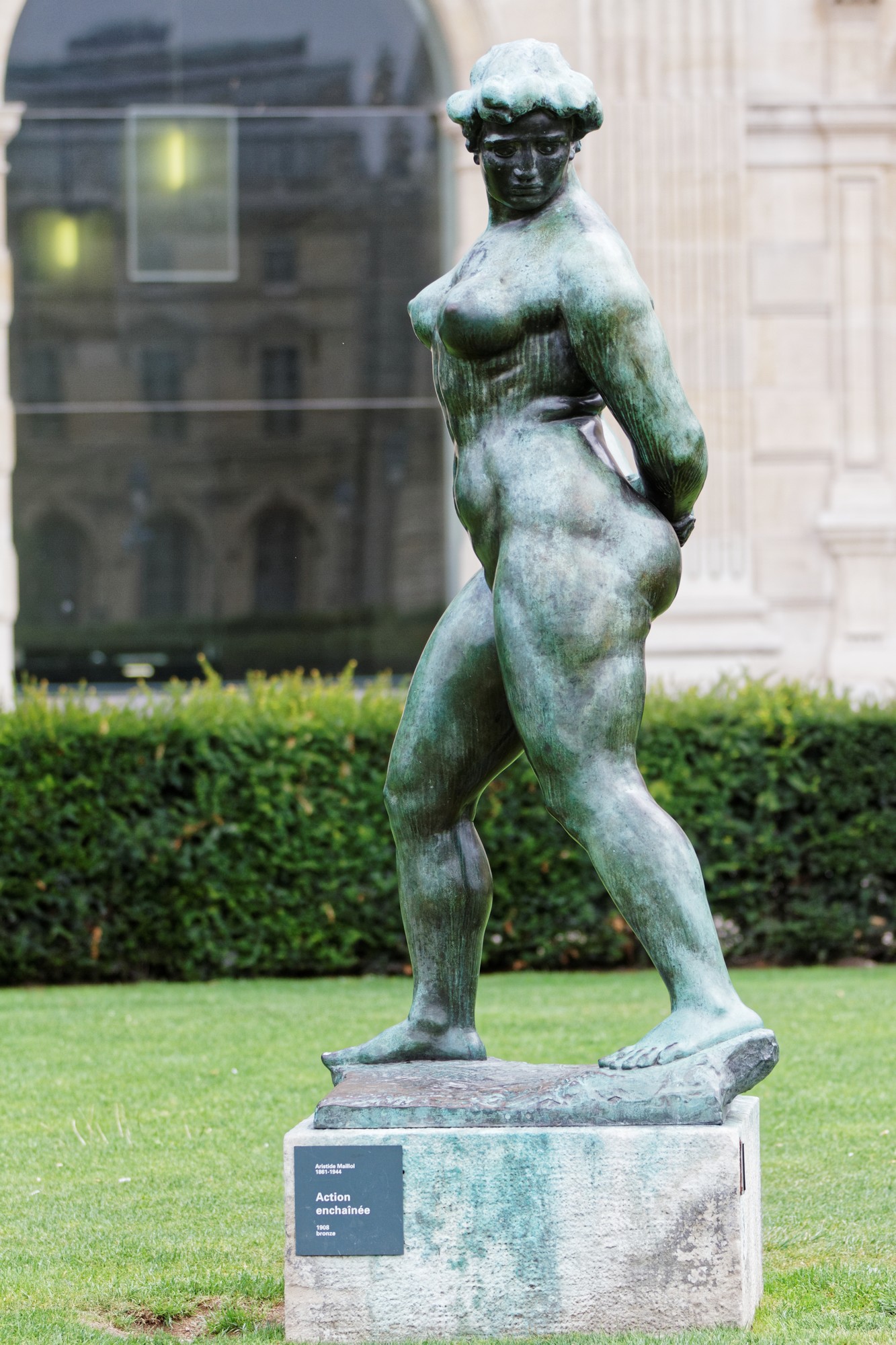Aristide Maillol - Action enchaînée - Bronze - 1908 (Statue  installée dans le jardin des Tuileries à Paris)