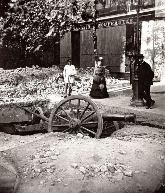 Barricade rue Sommerard - Boulevard Saint-Michel Paris 5eme