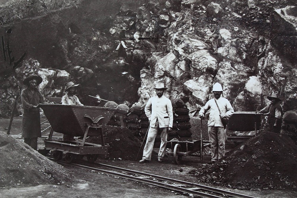 Le camp de Montravel, Nouméa en Nouvelle-Calédonie - Photo Charles Nething - collection particulière (source : https://criminocorpus.org/en/expositions/anciennes/penal-colonies/nouvelle-caledonie-le-bagne-oublie/ )