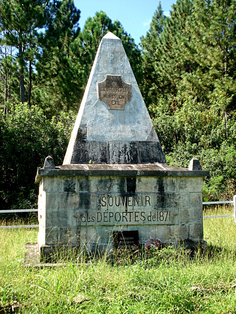 Nouvelle-Calédonie, Ouroa -  Monument du cimetière des communards