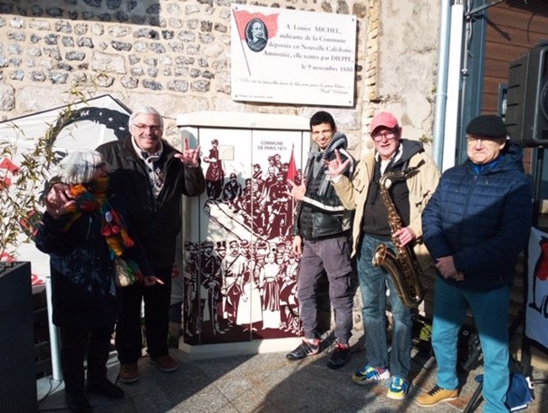 28 janvier 2023 - Le dévoilement du décor que Cécil Baboulène, ami, artiste plasticien, a réalisé pour nous à partir d’une photographie de Bruno Braquehais par le comité de Dieppe nos amis sourds de l’association Signe Sans Frontière.