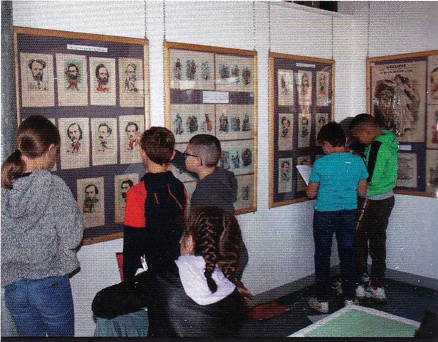 Feytiat, exposition sur la Commune de Paris pour le 150ème anniversaire - Visites des classes de CM2