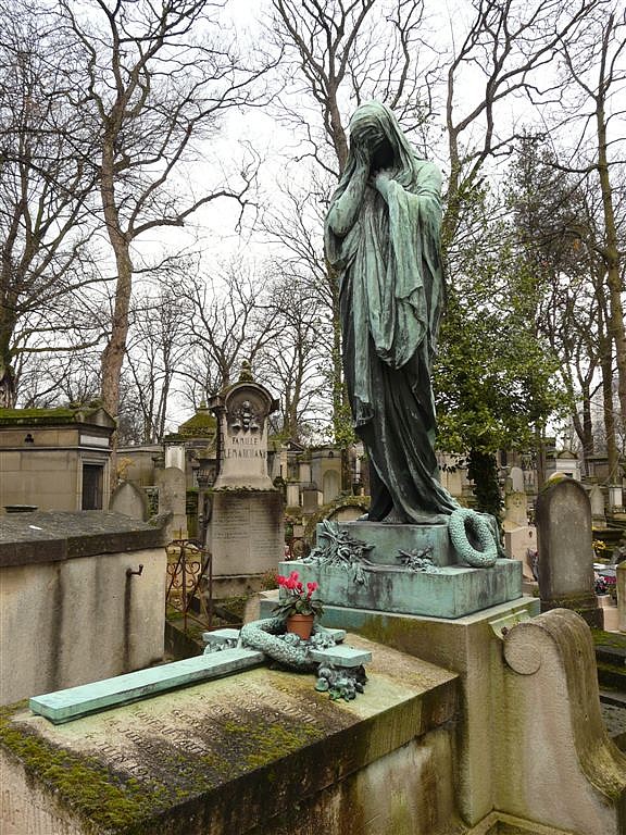 "La Douleur" - sculpture de Augustin Moreau-Vauthier