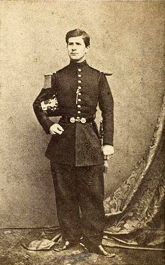 Louis-Nathaniel Rossel avec son uniforme de polytechnicien.
