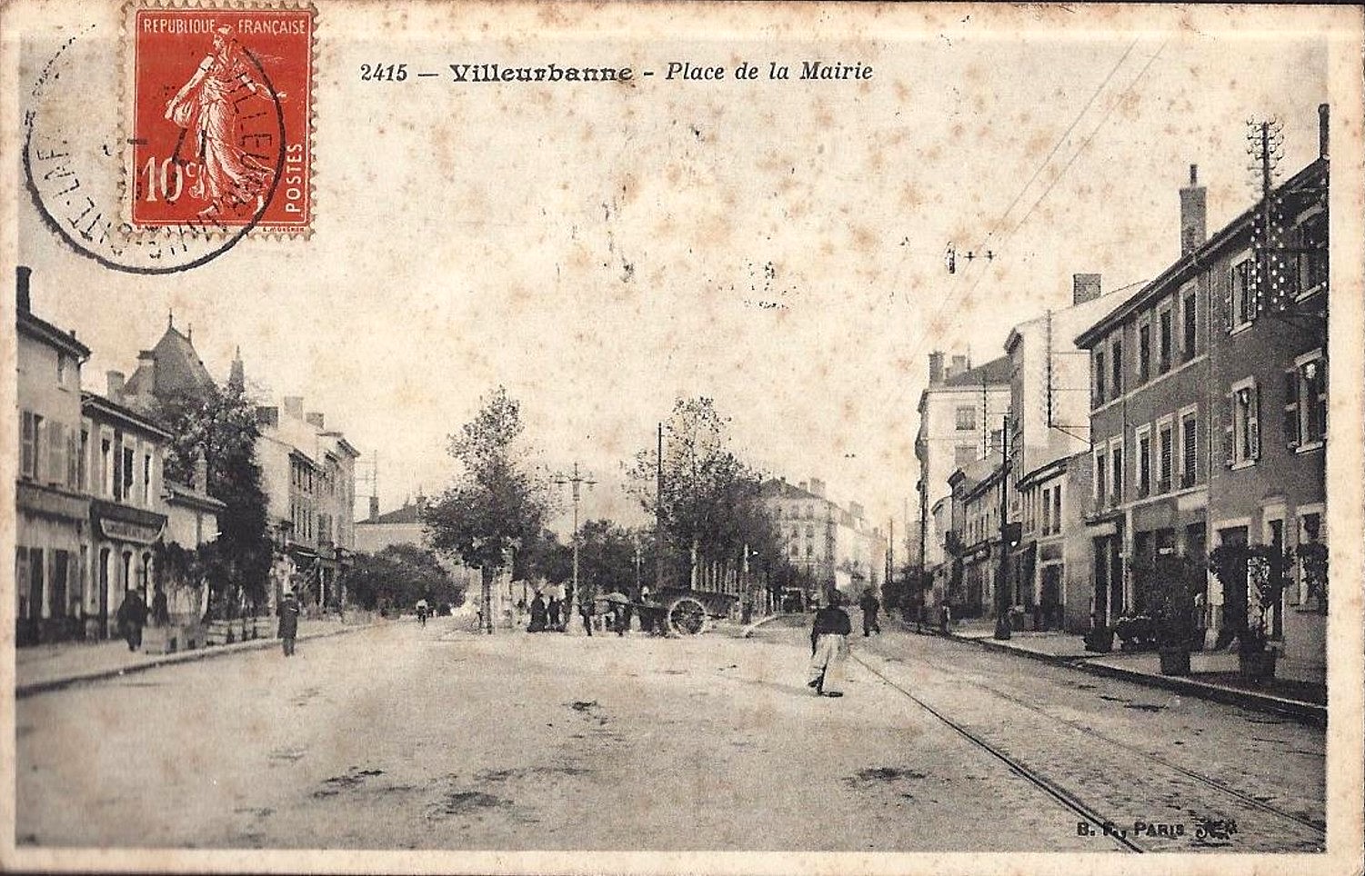 Villeurbanne - Place de la Mairie (Carte postale ancienne)