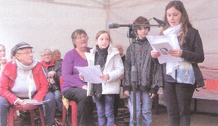 Élèves de 4e du Collège Camus de Dieppe - Lecture de poèmes par des enfants pour l’inauguration d’un portrait de Louise Michel en mosaïque