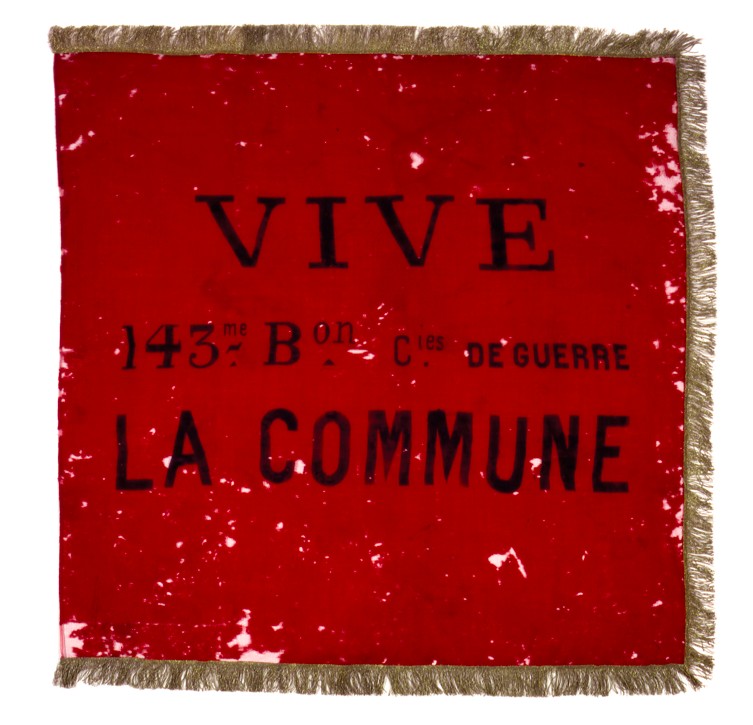 Le drapeau du 143e bataillon du Xème arrondissement confié au Musée de Saint-Denis par les Amis de la Commune