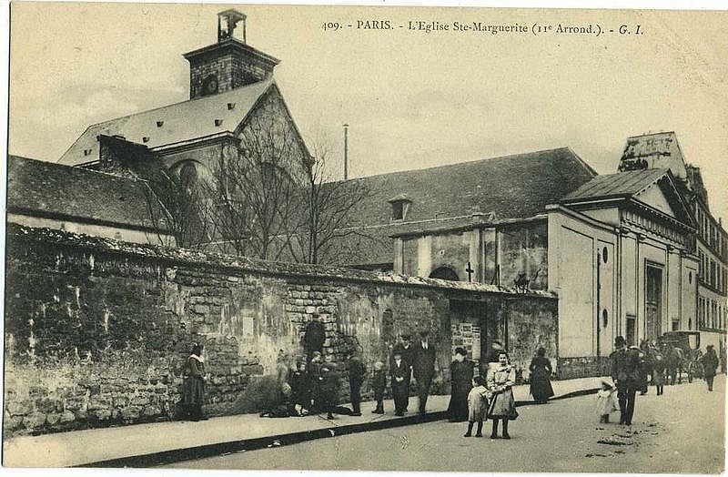 Église Sainte Marguerite, Paris XIe : celle-ci abritait le club du Prolétaire durant la Commune de Paris (carte postale ancienne)