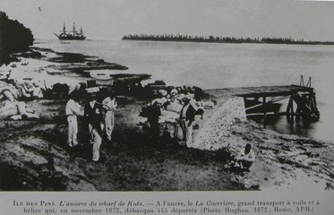  Mouillage baie de Kuto -  À l’ancre, le "La guerrière"