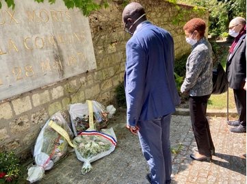 Au Père-Lachaise, avec George Pau-Langevin, députée du 20e