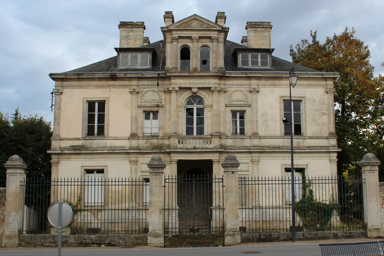 Ancien presbytère de Mamers, construit entre 1852 et 1857