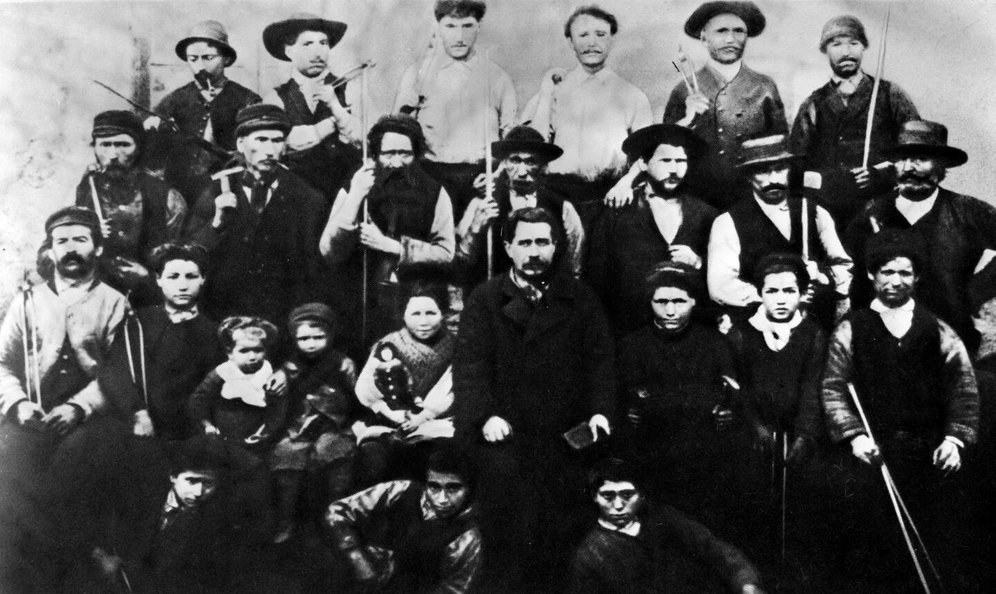 groupe d'ouvrières et ouvriers sous la Commune de Paris 1871