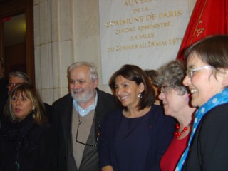 Plaque en l'honneur des communards à l'Hôtel de Ville de Paris