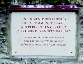 Nouvelle plaque à Satory au Mur des Fédérés de Versailles-Satory, en souvenir des combattantes et combattants fédérés de la Commune